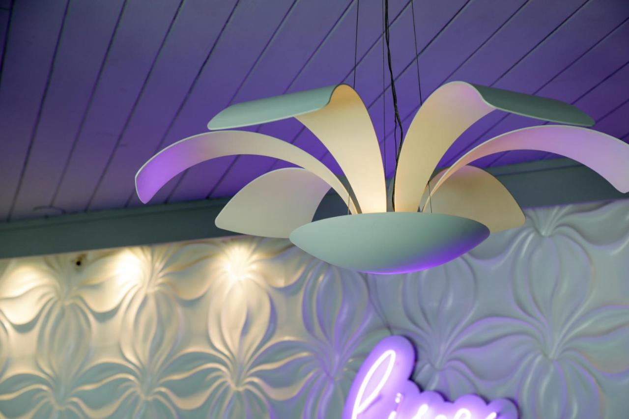 Orchid Key Inn - Adults Only Кі-Вест Екстер'єр фото